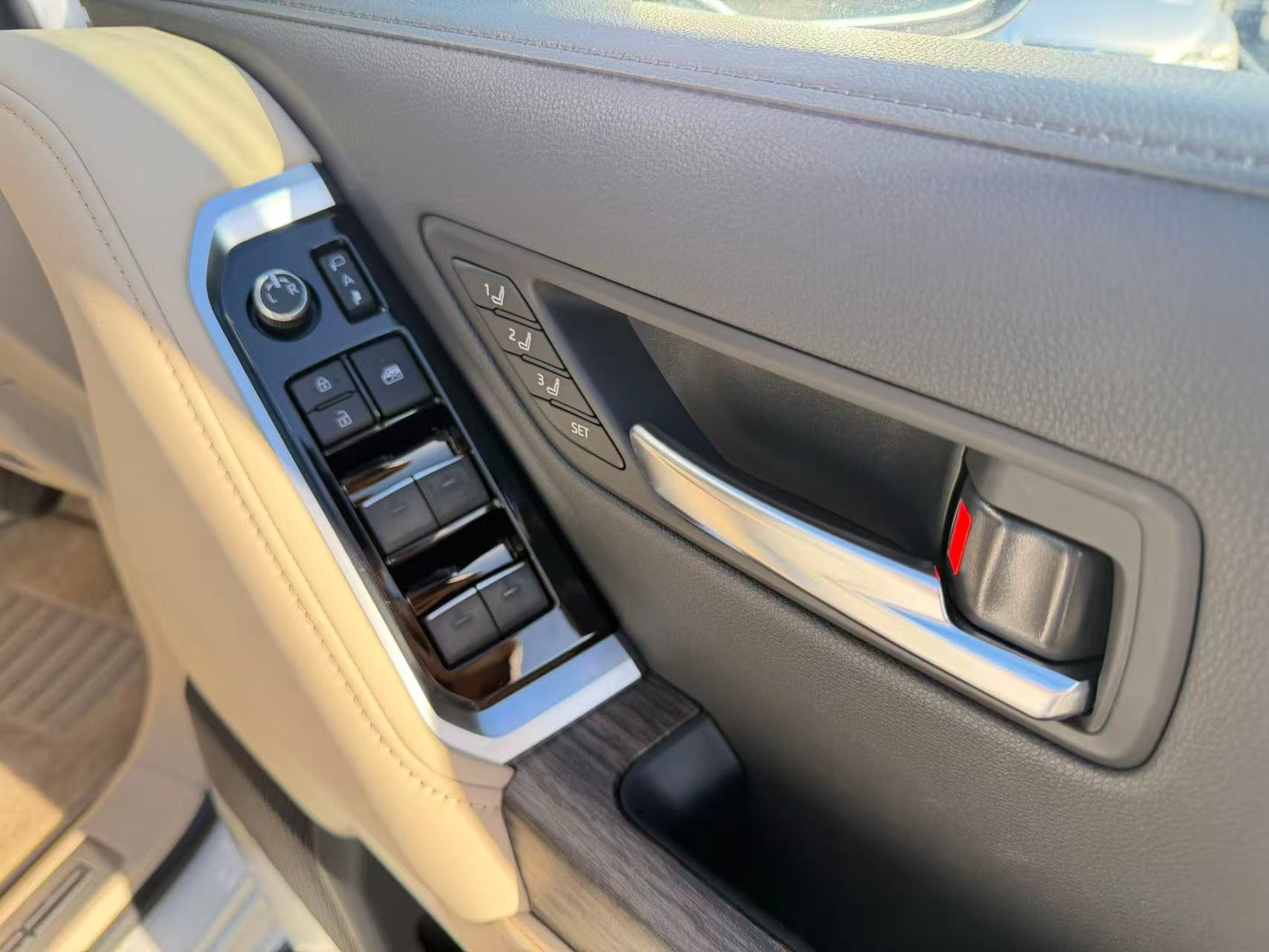 トヨタ ランドクルーザー300