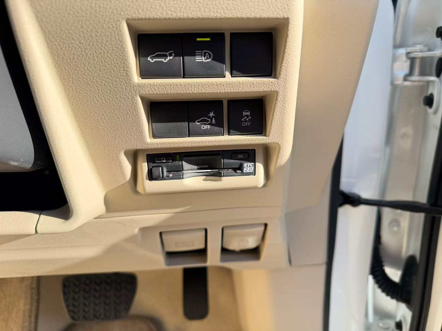 トヨタ ランドクルーザー300