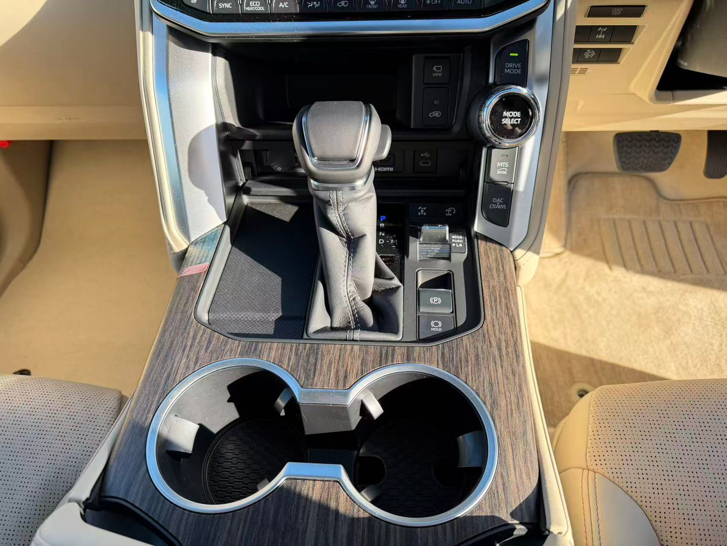 トヨタ ランドクルーザー300