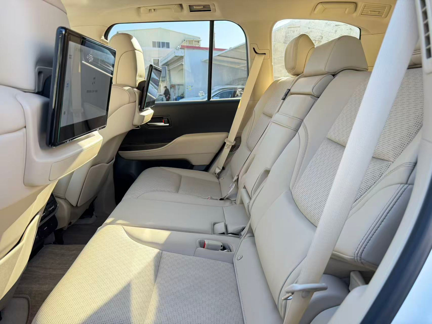 トヨタ ランドクルーザー300